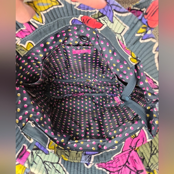 Vera Bradley Ionic Deluxe Vera Tote in Falling Flowers Cloth Bag High Quality - Picture 5 of 9